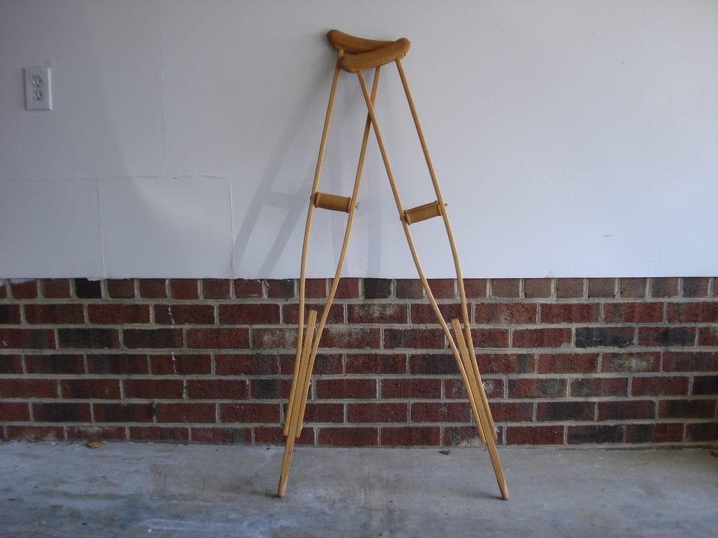 Crutches (cc) BY Tony Crider on flickr | 23.5.2016
