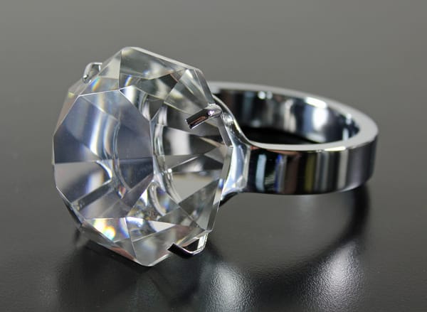 Klunker und der BGH - Hinweispflicht von Juwelieren bei mangelndem Versicherungsschutz für Kundenschmuck?